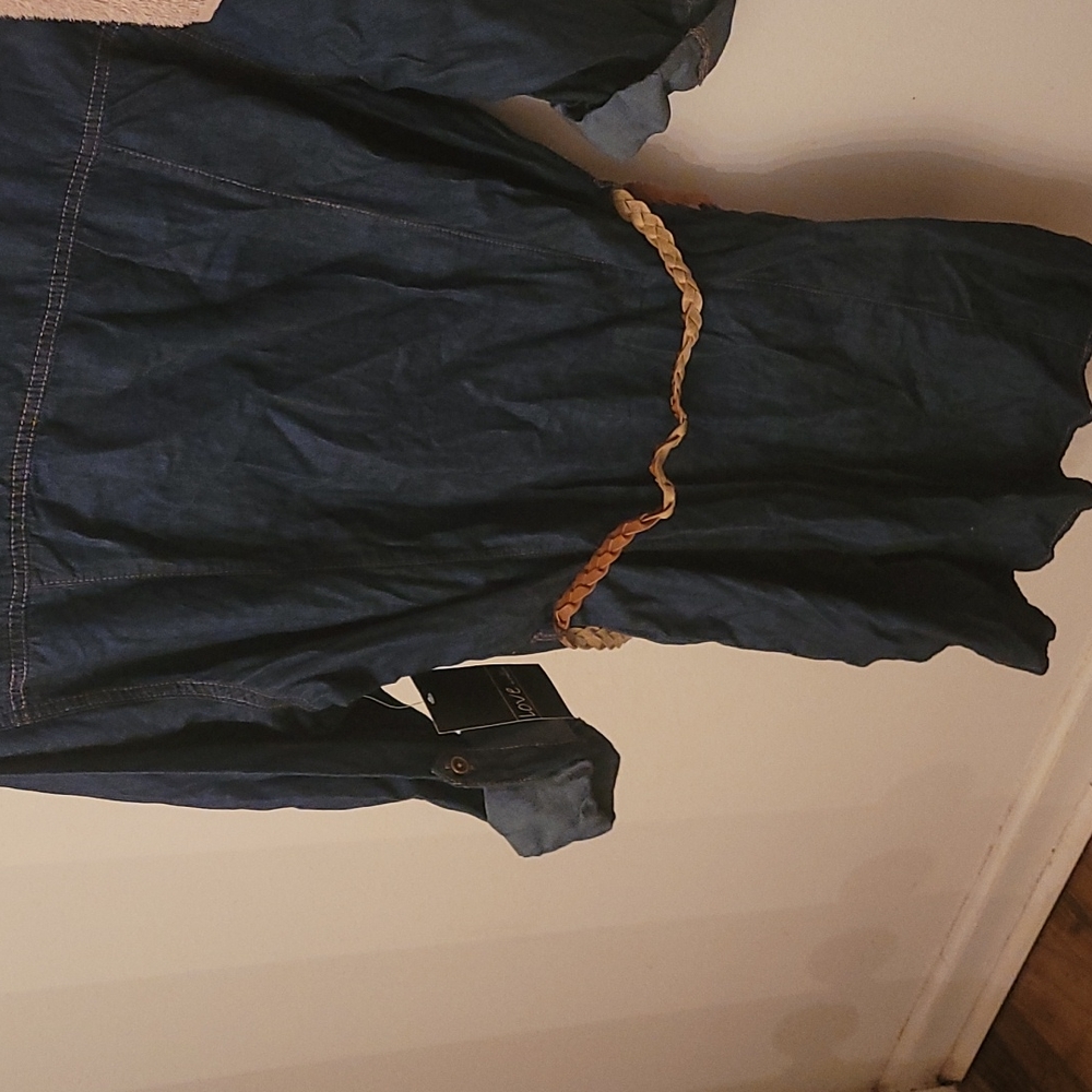 Dress - Picture 2 of 2